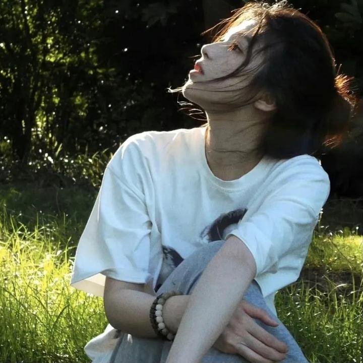 谜一样的双眼